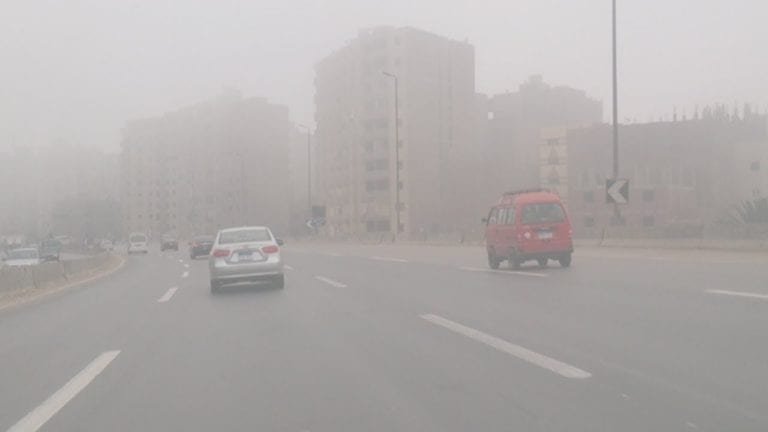 الشبورة الكثيفة تغلق بعض الطرق غدًا .. والأرصاد تطلق تحذيرات للسائقين  وقائدي السيارات على الطرق السريعة - بوابة النقل الاخبارية ترانس توداي