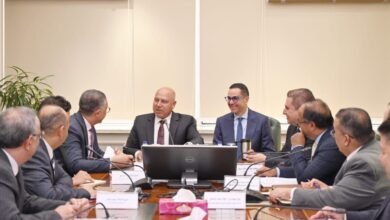الوزير مع الاستثمار والتجارة الخارجية