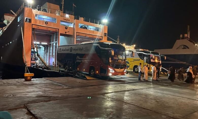 عودة أول فوج حج برى