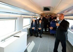 رئيس-الوزراء-قطار_فيلارو