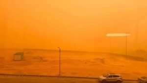 عاصفة ترابية