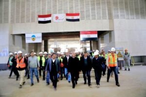 الوزير_يتفقد_مسار_القطار_السريع