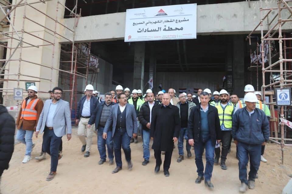 الوزير_يتفقد_مسار_القطار_السريع