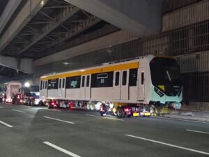 عربات الخط الرابع للمترو