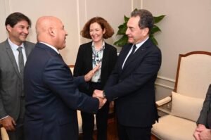 الوزير_السفير_الفرنسى